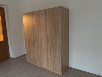 Šatní skříň - 1
