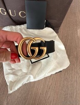 Černý pásek Gucci