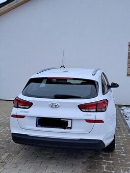 auto Hyundai i30 kombi, 1.4, benzín (103 kW),68 000 km, 2020