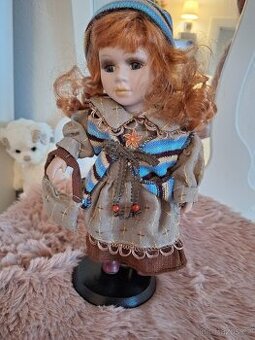 Porcelánová panenka 25 cm