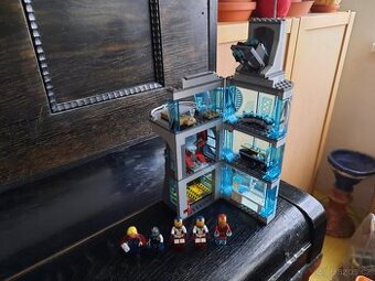LEGO Super Heroes 76038 Útok na věž Avengerů