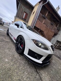 SEAT LEON CUPRA R310 WHITE LIMITED EDITION