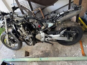 Honda Hornet 600 Díly