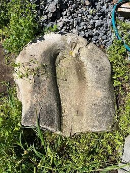 Betonové žlaby pod okap