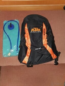 Batoh KTM novy nepoužit se zasobnikem na vodu 1,5L