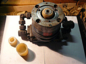 Čerpadlo k obráběcímu stroji - Typ 4M.011   M-1105