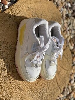 Tenisky Puma vel 31