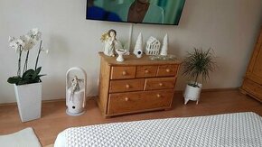 Kvalitní dřevěná ložnice