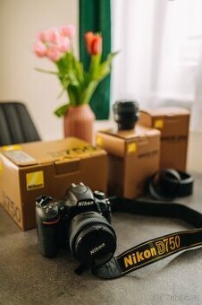 Nikon D750 + objektivy 85mm f/1,8G a 50mm f/1,8G – top stav