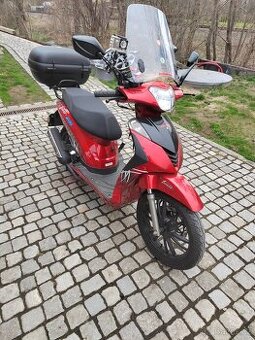 Prodám zánovní skútr Trevis 125 R. V 2019 pozůstalost