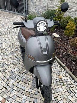 Elektro skutr Econelo Novi najeto cca 300 km