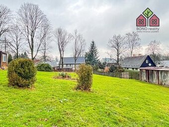 Stavební pozemek o výměře 1380 m2, IS u pozemku, klidná a př