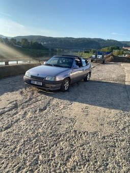 Opel Kadett 1.6i Cabrio Bertone