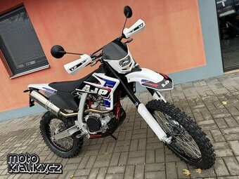 Nový motocykl AJP SPR5 250 ENDURO e5