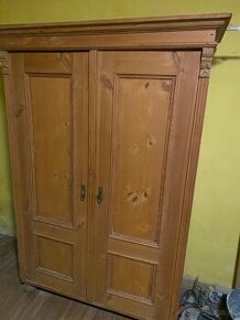 Starožitná skříň - 1