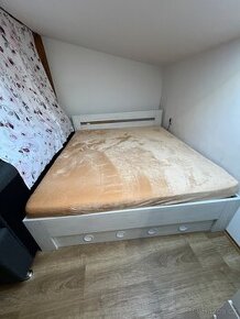 Postel 200x180cm vysoká s úložným prostorem