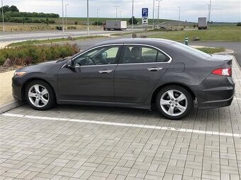 Honda Accord 2.2l iDTEC EXECUTIVE / Výkon: 132 kW (179 koní)
