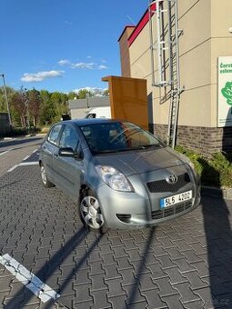 Toyota Yaris II 1.3 benzin