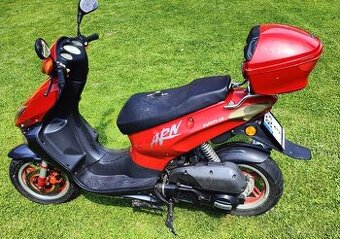 Keeway ARN 125 KW125T-4A skútr + kufr