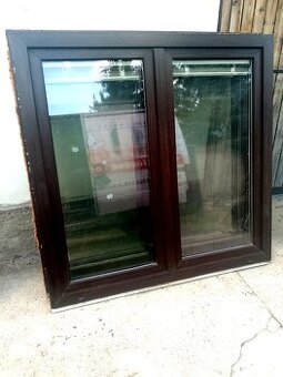 2 plastové okno 146 x 143, doprava