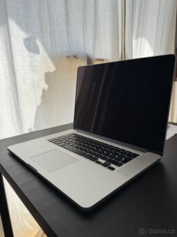 Macbook Pro 15(velká verze),Nová baterie,Nové reproduktory