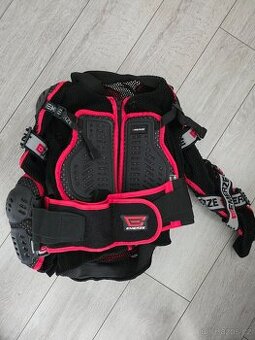 Tělový chránič na motorku