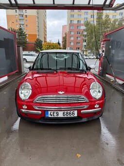 Mini Cooper One r50 1.6 / benzín / manuál / 2004
