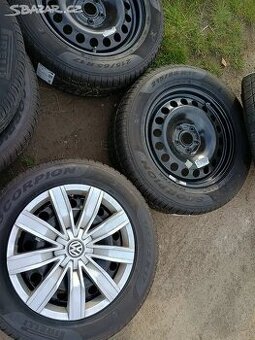 Poklice Disky17 zimní 215 65 17 Tiguan Kodiak najeto málkm -
