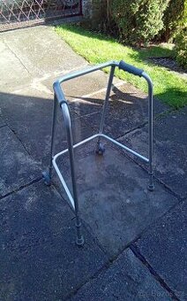 CHODÍTKO PRO SENIORY