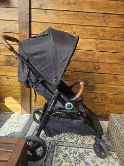 Kočárek kinderkraft černý