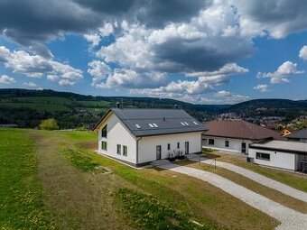Prodej moderního dvoupodlažního bytu 5+kk (130 m²) s privátn