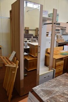 Předsíňová stěna MEZO