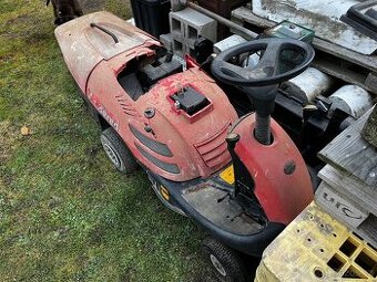 Zahradní rider Jonsered lr2107c