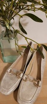 Nové kožené polobotky