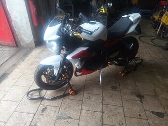 Triumph Street triple 675
