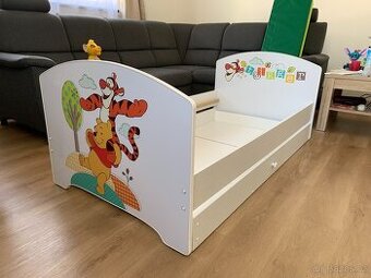 Dětská postel s motivem Medvídka Pů včetně matrace a roštu