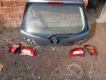 RENAULT KOLEOS RV 2009 VÍKO KUFRU SE SVĚTLY, 5 DVEŘE