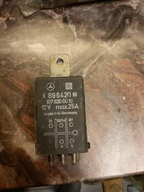 Mercedes-Benz relé 896420 12v 25 A