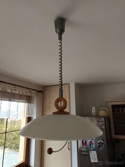 Stropni svetlo kuchynske