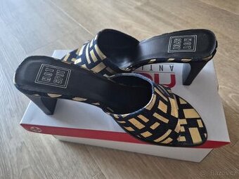 dámské boty na podpatku značky HOT SPOT vel 41