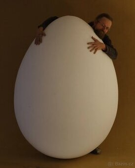 metrové velikonoční vejce