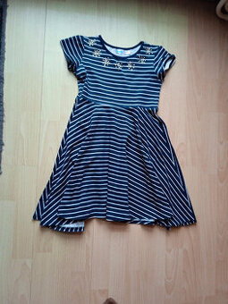 Dívčí šaty vel. 134/140