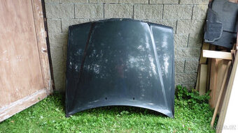 Přední haubna na Mercedes-Benz W124