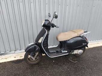 Vespa GTS 125 i.e. (2011)  zajímavá cena