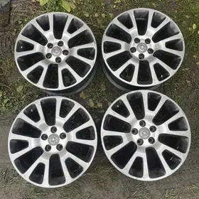 Zafira A,B,Meriva B 5x110 18 i na Alfu zachovalé rovné ....