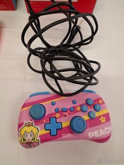 Zánovní ovladač Super Mario na Nintendo