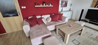 Rohová rozkládací sedací souprava + 2x taburet