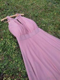 Světle růžové dlouhé plesové šaty