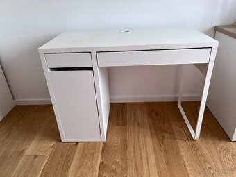 Dětský psací stůl Ikea Micke 105x50cm
