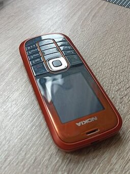 Nokia 2600 classic – krásný stav + nabíječka